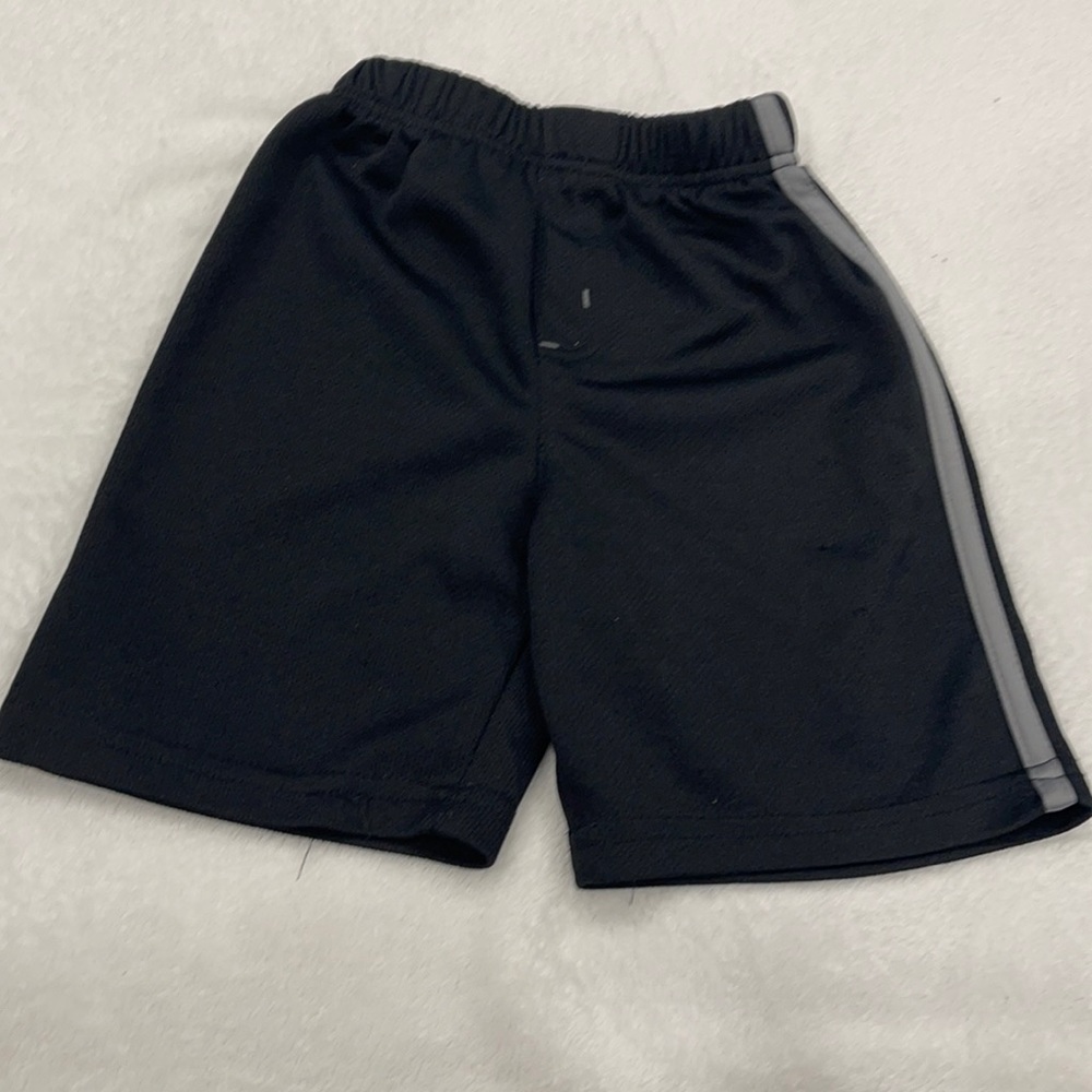 Boys size 6 Basketball Shorts